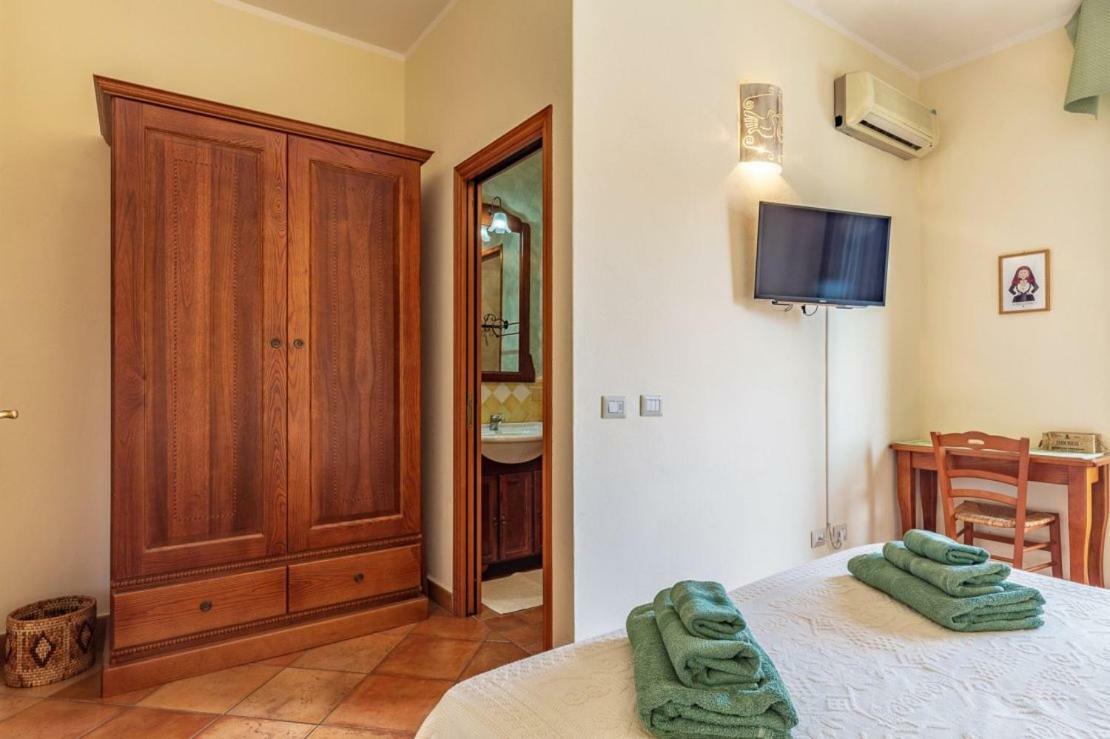 Bed and Breakfast Il Leccio Tortolì Exterior foto